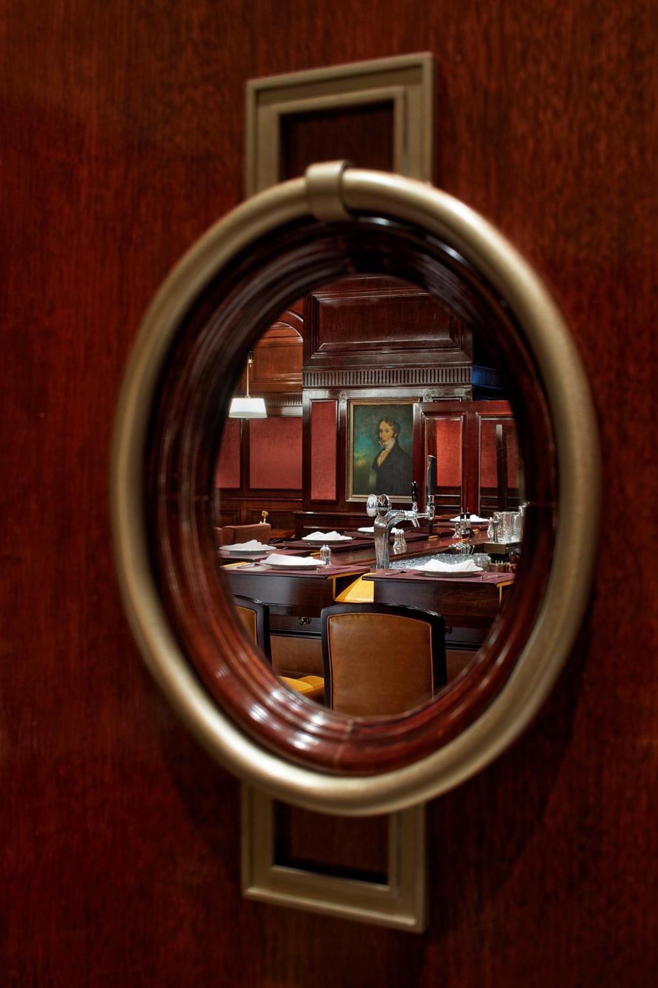 Mandarin Oriental, Hong Kong Hotel Exterior photo