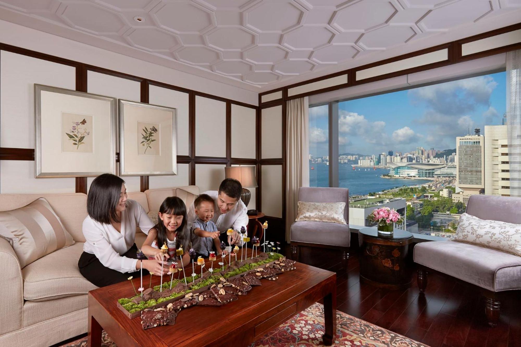 Mandarin Oriental, Hong Kong Hotel Exterior photo